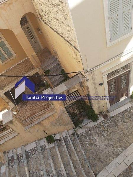(For Sale) Commercial Building || Cyclades/Syros-Ermoupoli - 680 Sq.m, 1.400.000€ 