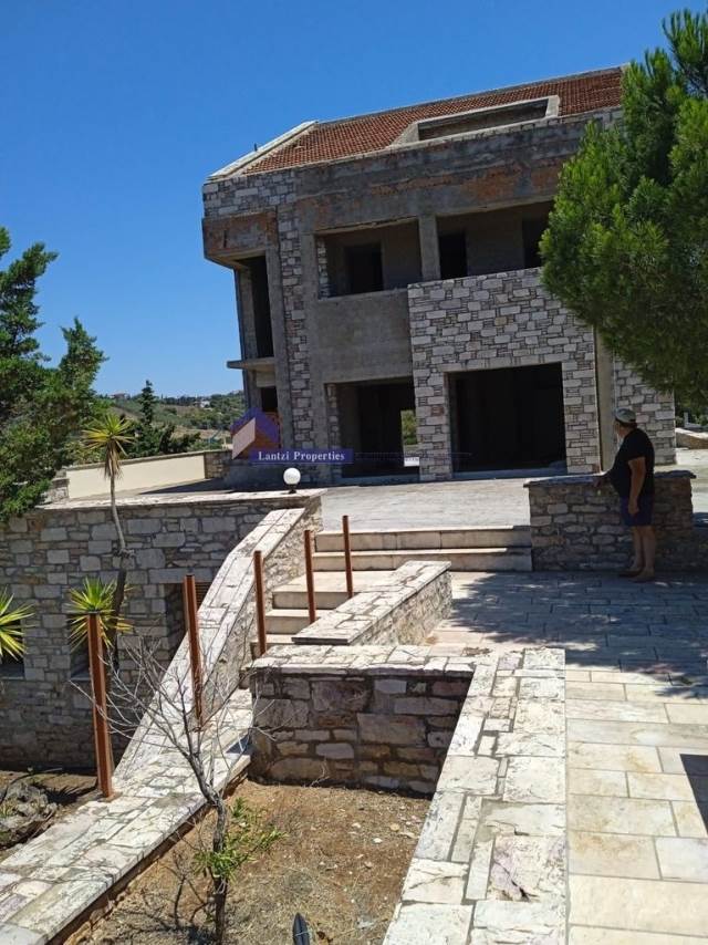 (For Sale) Residential Villa || East Attica/Markopoulo Mesogaias - 750 Sq.m, 4 Bedrooms, 500.000€ 