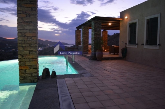 (For Sale) Residential Villa || Cyclades/Kea-Tzia - 297 Sq.m, 4 Bedrooms, 1.480.000€ 