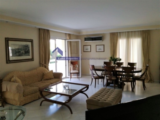 (For Sale) Residential Floor Apartment || Athens South/Alimos - 150 Sq.m, 3 Bedrooms, 590.000€ 