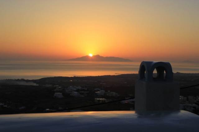 (For Sale) Other Properties Hotel || Cyclades/Santorini-Thira - 1.000 Sq.m, 2.100.000€ 