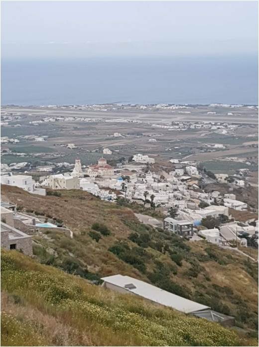 (For Sale) Land Agricultural Land  || Cyclades/Santorini-Thira - 10.500 Sq.m, 2.500.000€ 
