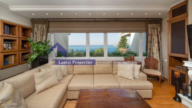 (For Sale) EXCLUSIVE – Exceptional Apartment with Rooftop || East Attica / Voula 365 sq.m. of living space, 162 sq.m. of outdoor area, 4 parking spaces, and unobstructed sea view! 